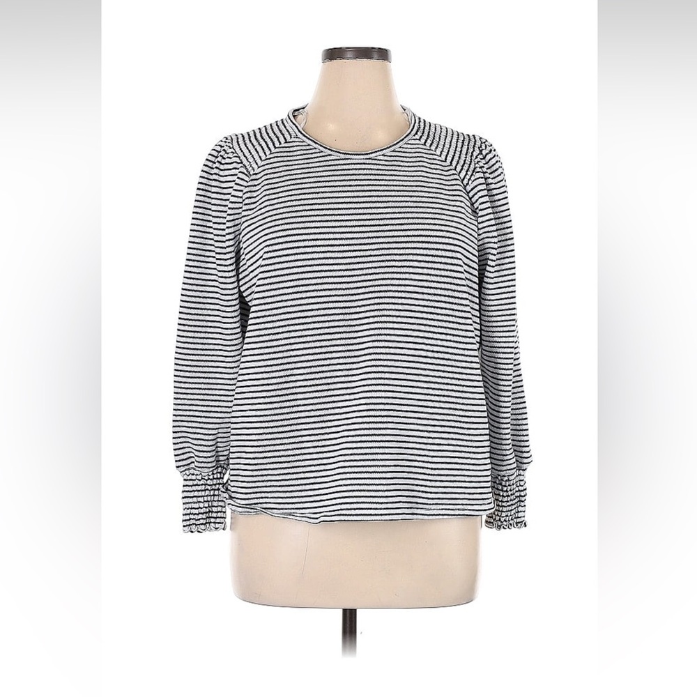 Women’s black and white striped Gallery sweater size XL